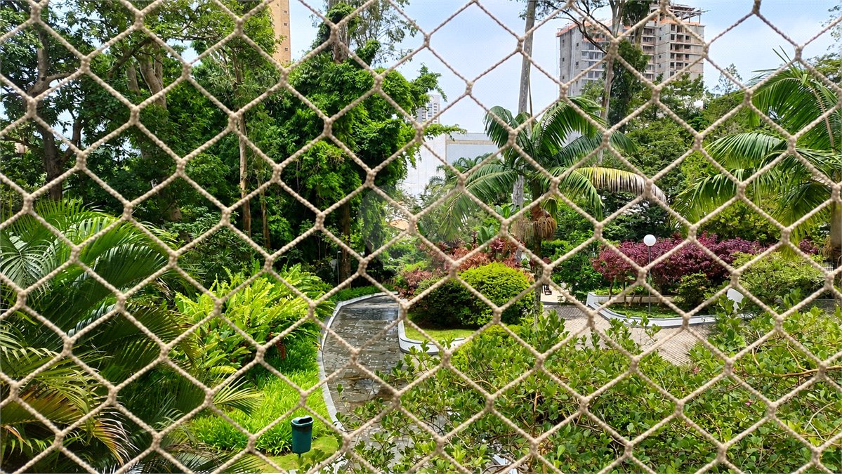 Apartamento à venda ou para alugar com 3 quartos, sendo 1 suíte,  em Granja Julieta, São Paulo, SP