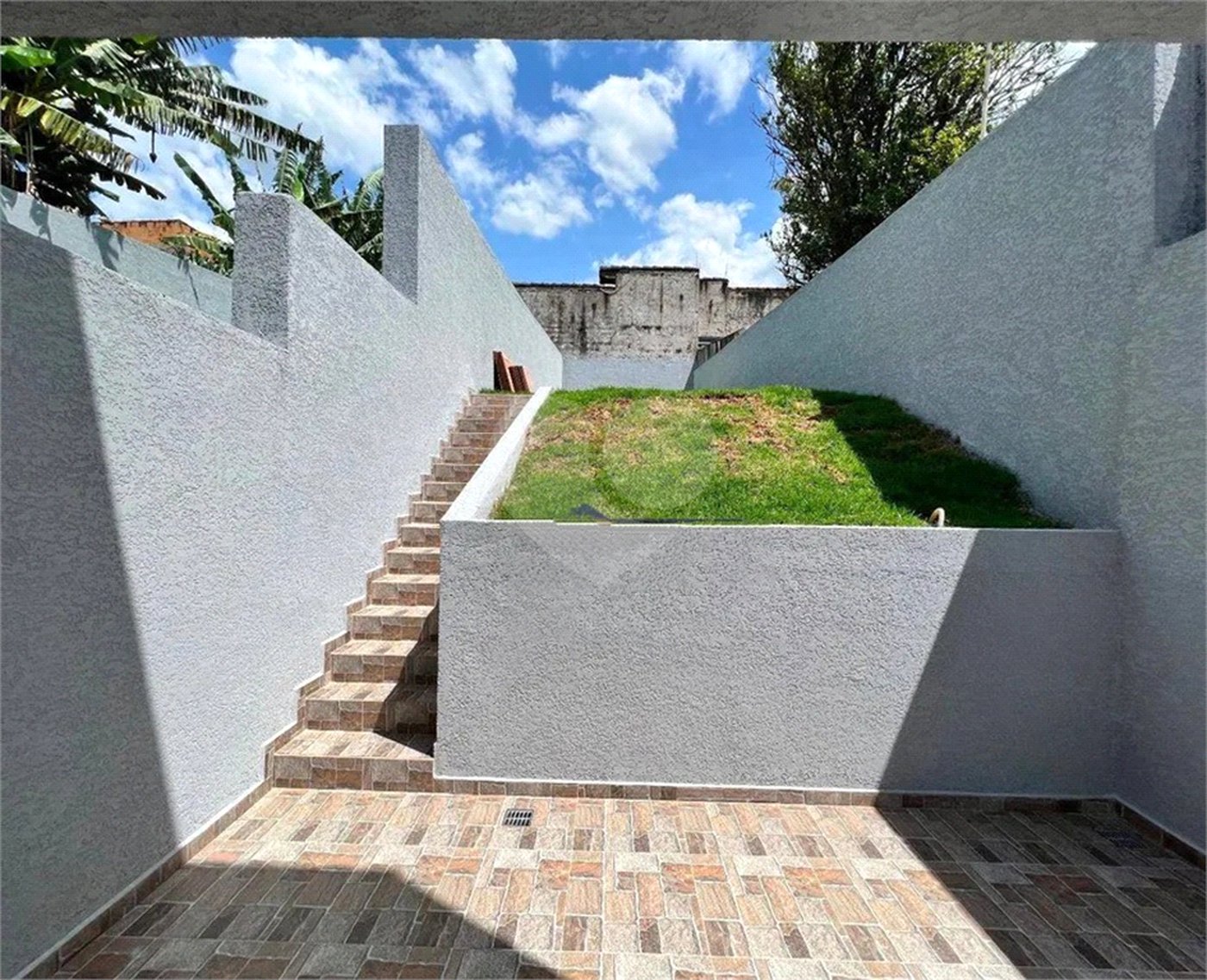 Sobrado à venda com 3 suítes em Jardim dos Pinheiros, Atibaia, SP