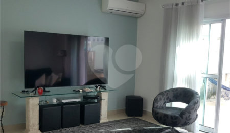 Sobrado à venda com 3 quartos, sendo 2 suítes,  em Santana, São Paulo, SP