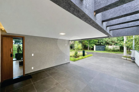 Casa à venda com 3 suítes no condomínio Reserva Santa Maria, Jandira - SP