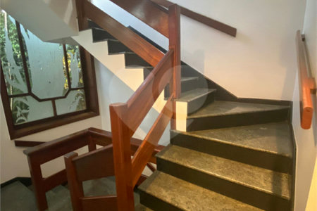 Casa à venda com 3 quartos, sendo 4 suítes,  no condomínio Estância Marambaia, Vinhedo - SP