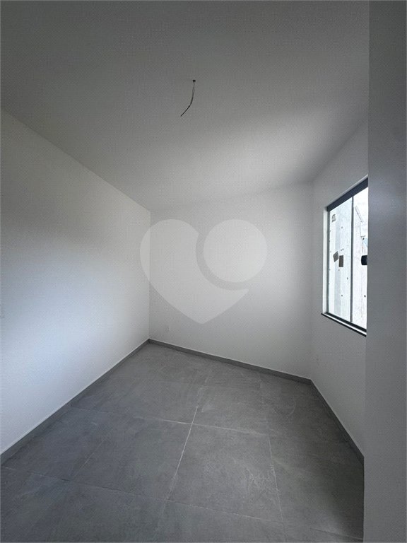 Casa à venda com 2 suítes no condomínio Residencial Camila, Rio de Janeiro - RJ