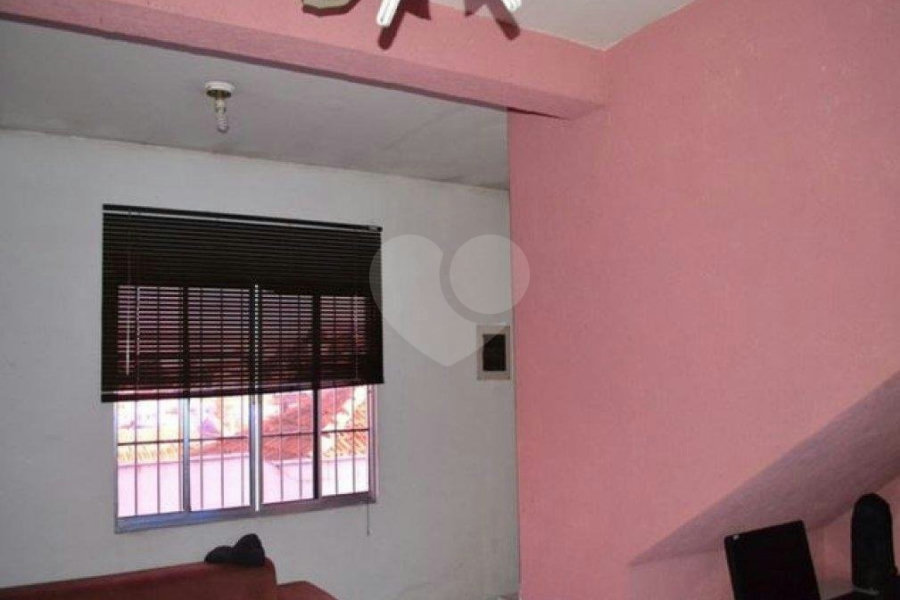 Sobrado à venda com 2 quartos em Vila Nivi, São Paulo, SP