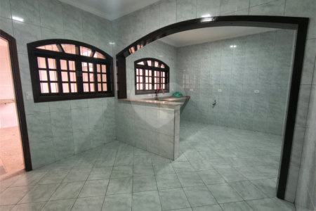 Sobrado à venda com 3 quartos, sendo 1 suíte, em Jardim D'abril, Osasco, SP