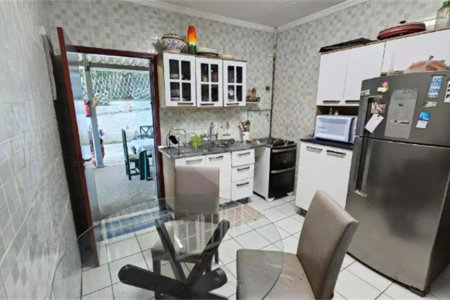 Casa à venda com 3 quartos, sendo 2 suítes, no condomínio Vinhas da Vista Alegre - Lado Café, Vinhedo - SP