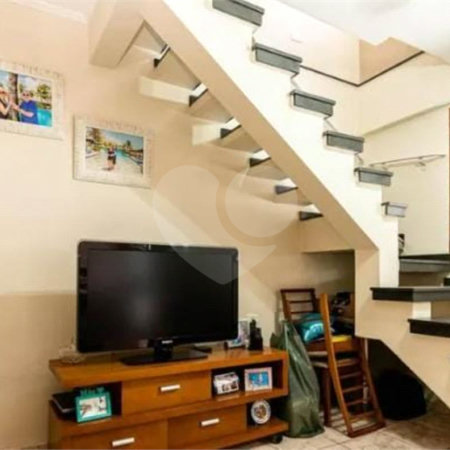 Sobrado à venda com 4 quartos, sendo 1 suíte,  em Vila Dalila, São Paulo, SP