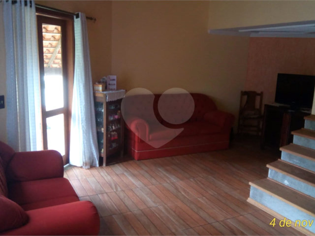 Sobrado à venda com 5 quartos, sendo 1 suíte,  em Serra da Cantareira, Mairiporã, SP