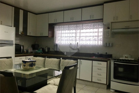 Sobrado à venda com 3 quartos em Vila Galvão, Guarulhos, SP