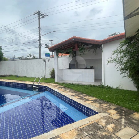 Sobrado à venda com 3 quartos, sendo 1 suíte,  em Jardim Armênia, Mogi das Cruzes, SP