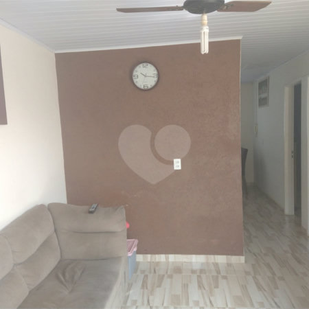 Casa Térrea com 2 dormitórios.