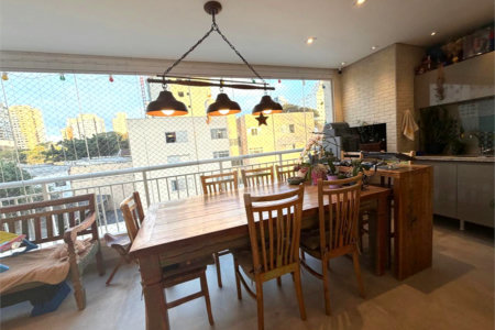 Apartamento à venda com 3 quartos, sendo 1 suíte,  em Alto da Boa Vista, São Paulo, SP