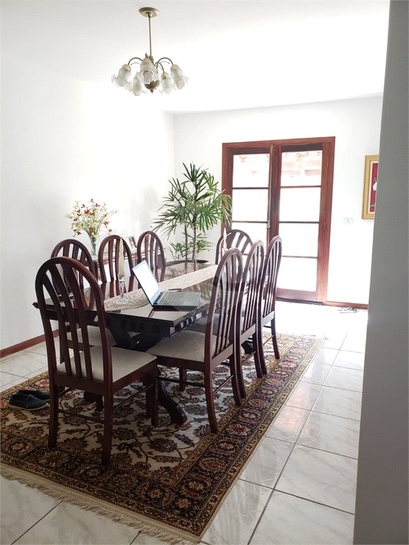 Casa à venda com 4 quartos, sendo 2 suítes,  no condomínio Acmti - Colinas do Mosteiro, Terras de Itaici e Recanto dos Pássaros, Indaiatuba - SP