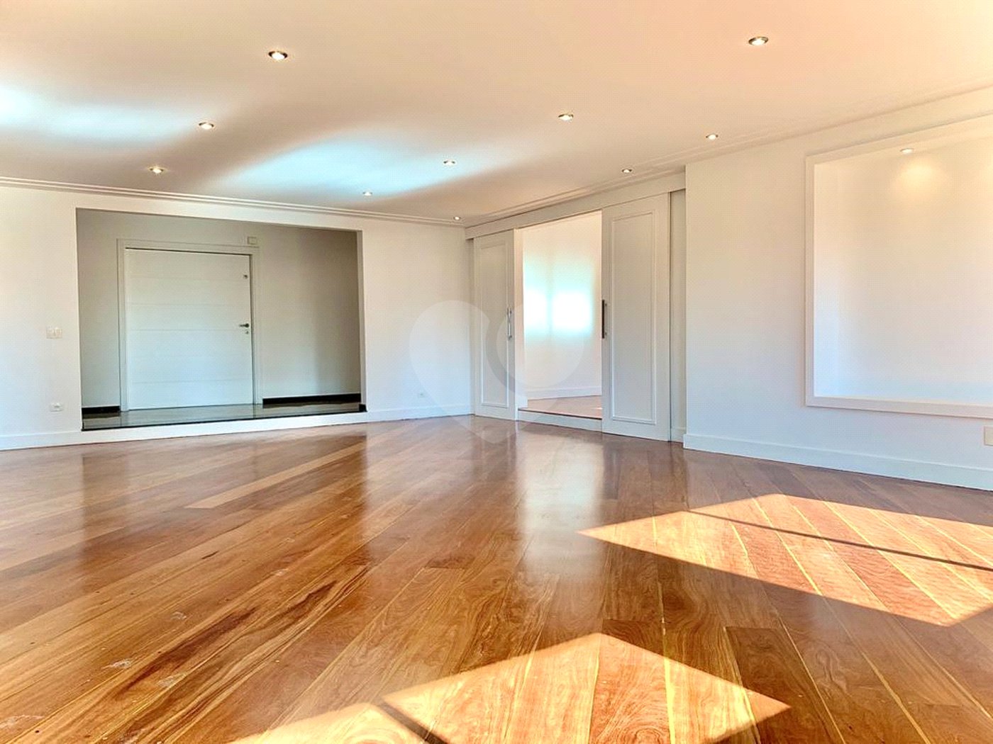 Apartamento à venda com 4 suítes em Jardim Marajoara, São Paulo, SP