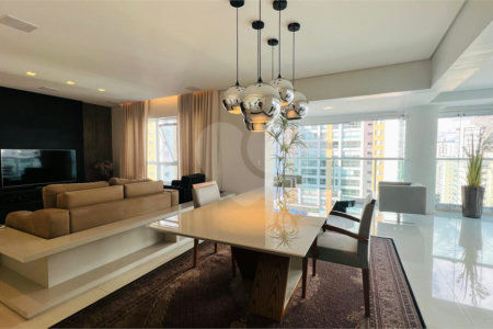 Apartamento à venda com 3 suítes em Campo Belo, São Paulo, SP