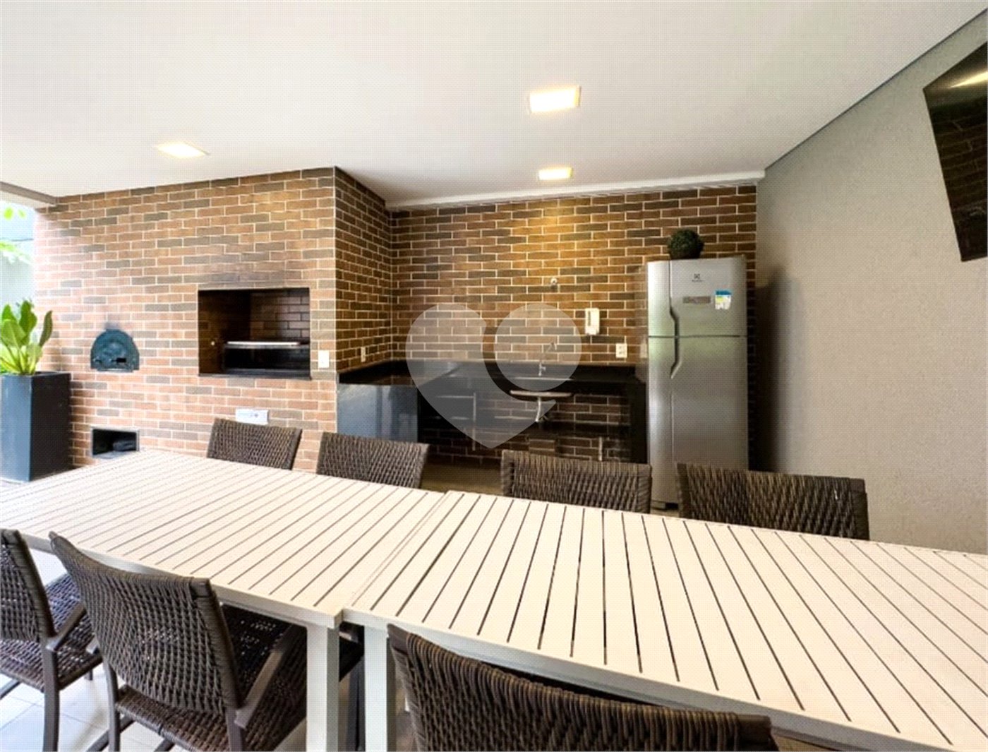 Apartamento à venda com 2 quartos, sendo 1 suíte,  em Vila Olímpia, São Paulo, SP
