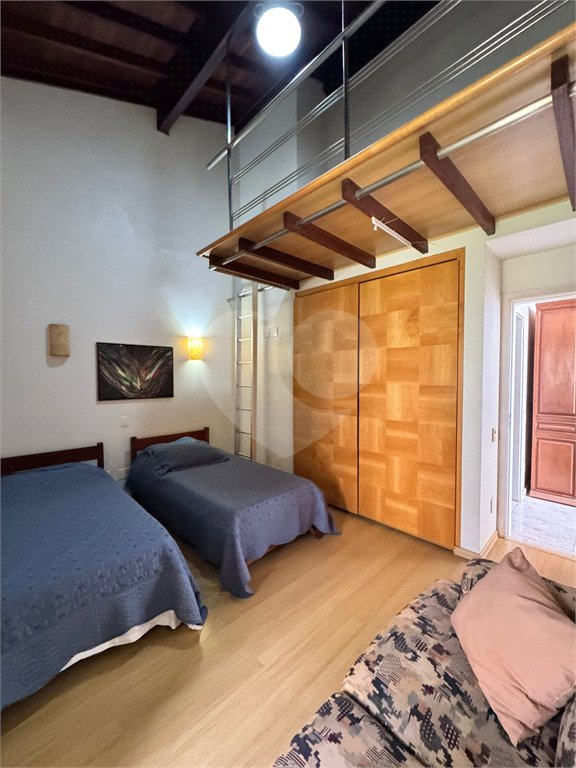 Casa à venda com 5 suítes no condomínio Residencial Bougainville, Campinas - SP