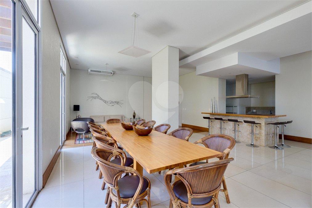 Apartamento à venda com 4 quartos, sendo 2 suítes, em Campo Belo, São Paulo, SP