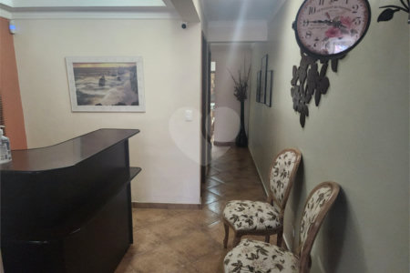 Sobrado à venda com 4 quartos, sendo 1 suíte, em Água Branca, São Paulo, SP