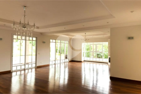 Casa à venda ou para alugar com 4 suítes no condomínio Chácara Flora, São Paulo - SP
