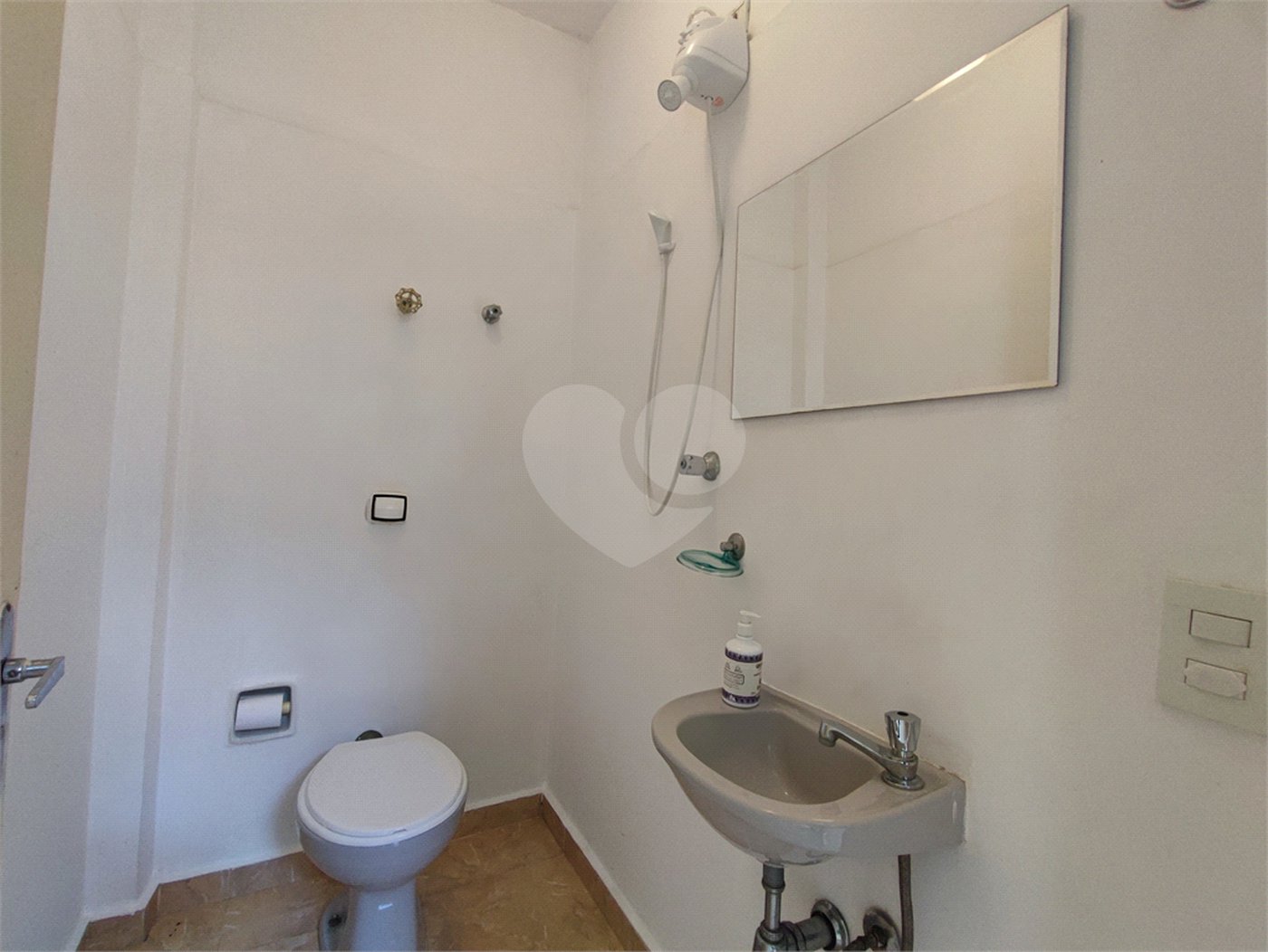Casa para alugar com 4 quartos, sendo 2 suítes, no condomínio Comendador Elias Zarzur, São Paulo - SP