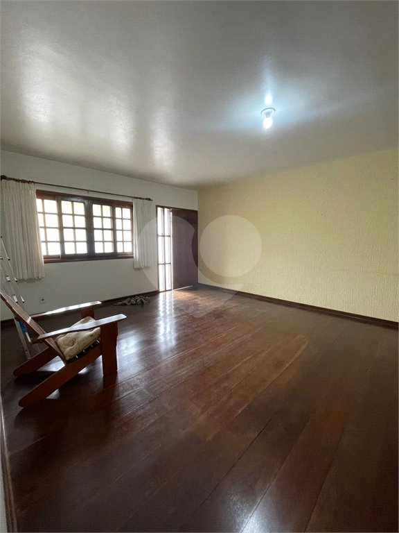 Sobrado à venda com 5 quartos, sendo 2 suítes,  em Vila Oliveira, Mogi das Cruzes, SP