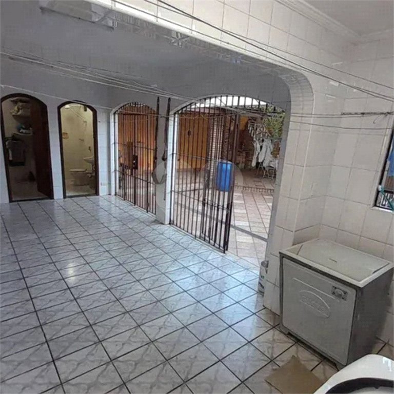 Sobrado à venda com 4 quartos, sendo 1 suíte, em Jardim Pinheiros, São Paulo, SP