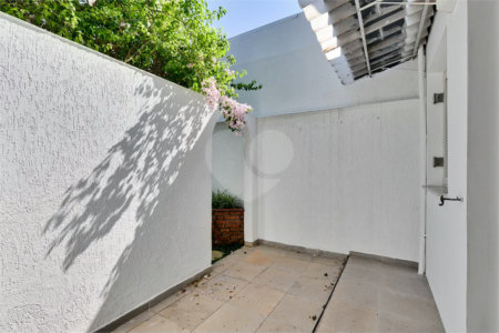 Casa de Vila à venda com 4 quartos, sendo 2 suítes, em Alto da Boa Vista, São Paulo, SP