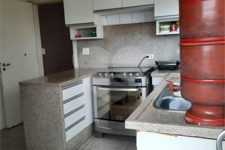 Sobrado à venda com 3 quartos, sendo 1 suíte, em Jardim Ester, São Paulo, SP