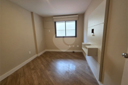 Apartamento à venda com 3 quartos, sendo 1 suíte,  em Tijuca, Rio de Janeiro, RJ