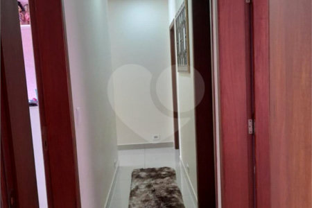 Casa à venda com 8 quartos, sendo 2 suítes,  em Jardim Estância Brasil, Atibaia, SP