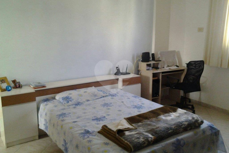Apartamento à venda com 3 quartos, sendo 2 suítes, em Vila Tupi, Praia Grande, SP