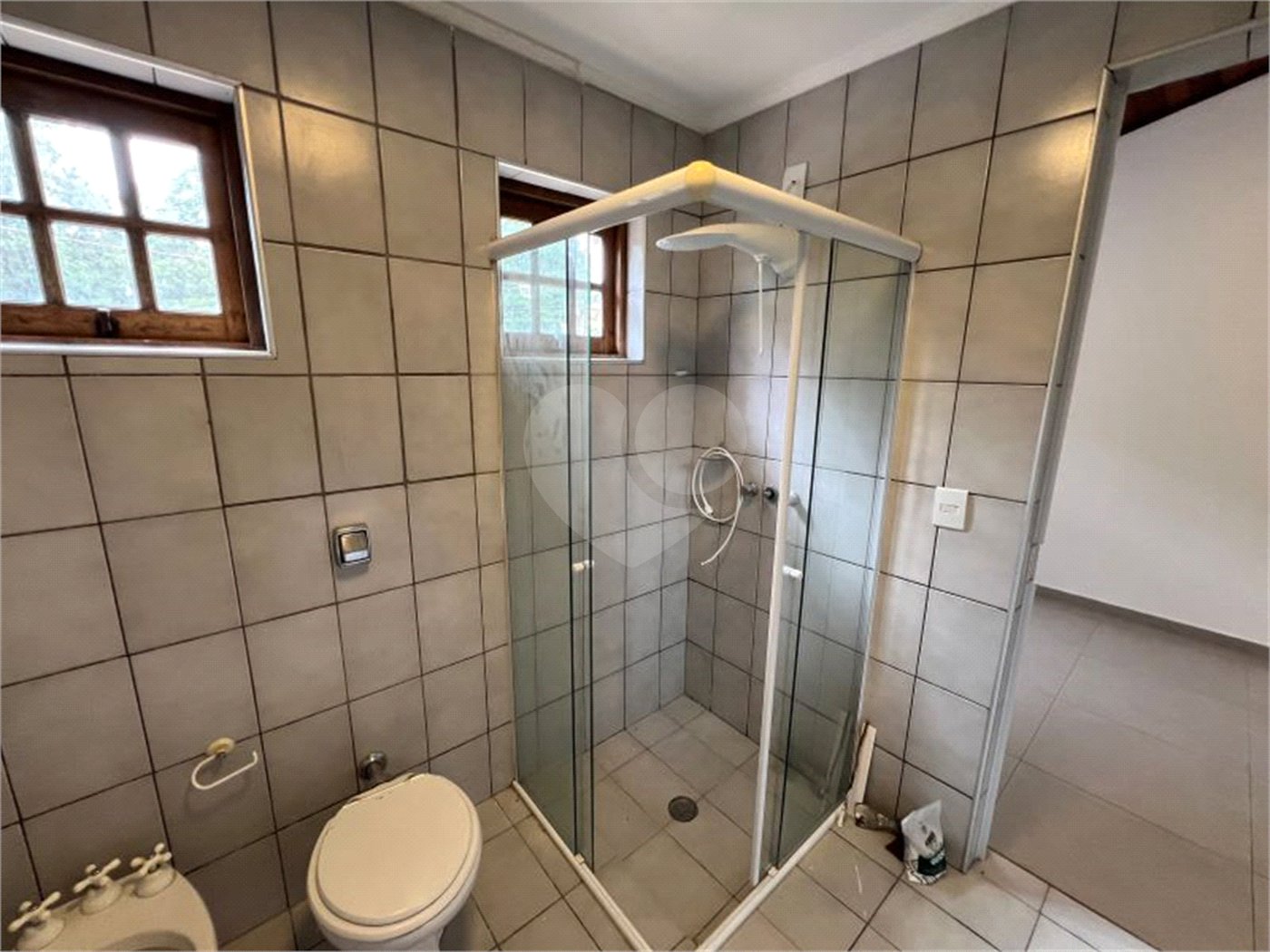 Casa à venda ou para alugar com 4 quartos, sendo 3 suítes, no condomínio Estância Marambaia, Vinhedo - SP