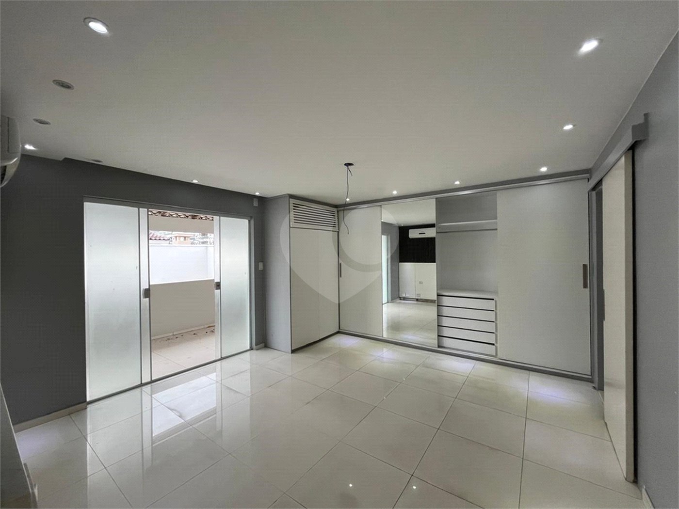 Casa à venda com 4 suítes no condomínio Pedra Mar, Rio de Janeiro - RJ