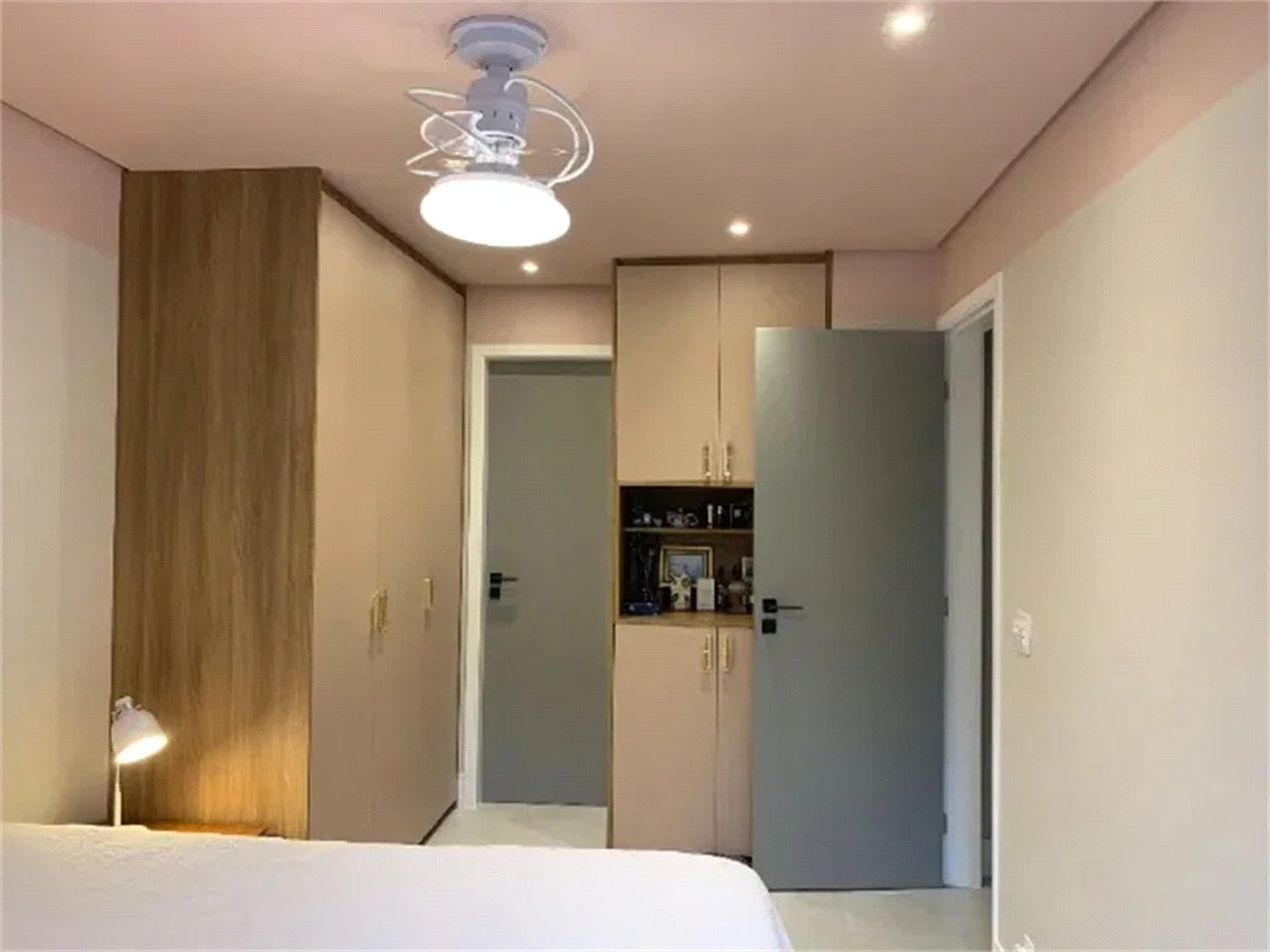 Apartamento à venda com 3 quartos, sendo 1 suíte, em Cidade São Francisco, São Paulo, SP
