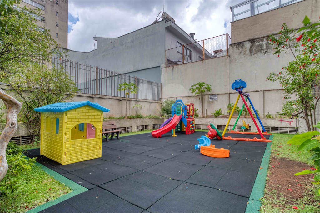 Cobertura à venda com 4 quartos, sendo 1 suíte,  em Vila Clementino, São Paulo, SP