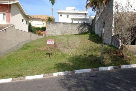 Terreno à venda no condomínio Recanto dos Paturis, Vinhedo - SP