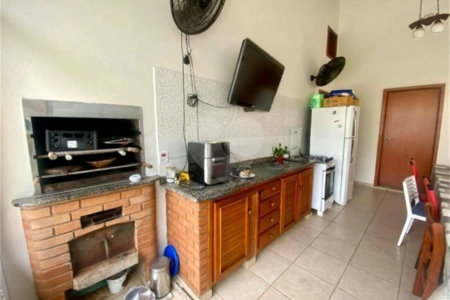 Casa à venda com 3 quartos, sendo 1 suíte, no condomínio Recanto dos Paturis, Vinhedo - SP