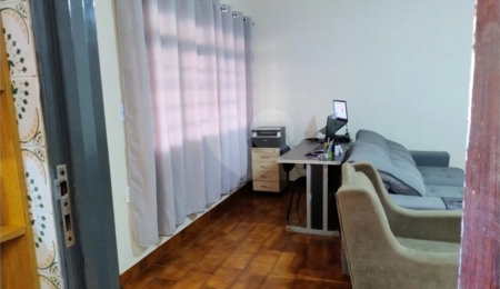 Casa à venda com 3 quartos, sendo 1 suíte,  em Vila Mariana, Ribeirão Preto, SP