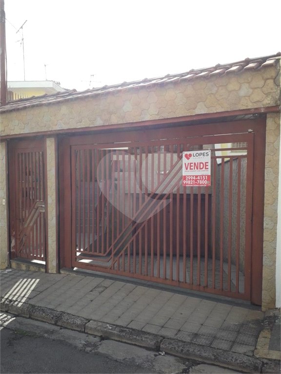 Sobrado à venda com 3 quartos, sendo 1 suíte, em Tremembé, São Paulo, SP