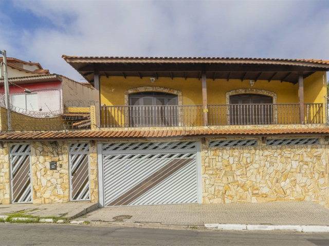 Sobrado à venda com 3 quartos, sendo 1 suíte,  em Tremembé, São Paulo, SP