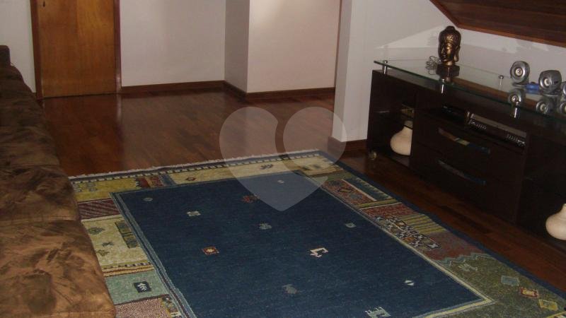 Sobrado à venda com 4 quartos, sendo 2 suítes, em Horto Florestal, São Paulo, SP