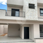 Casa à venda com 3 suítes no condomínio Residencial Celina, Atibaia - SP