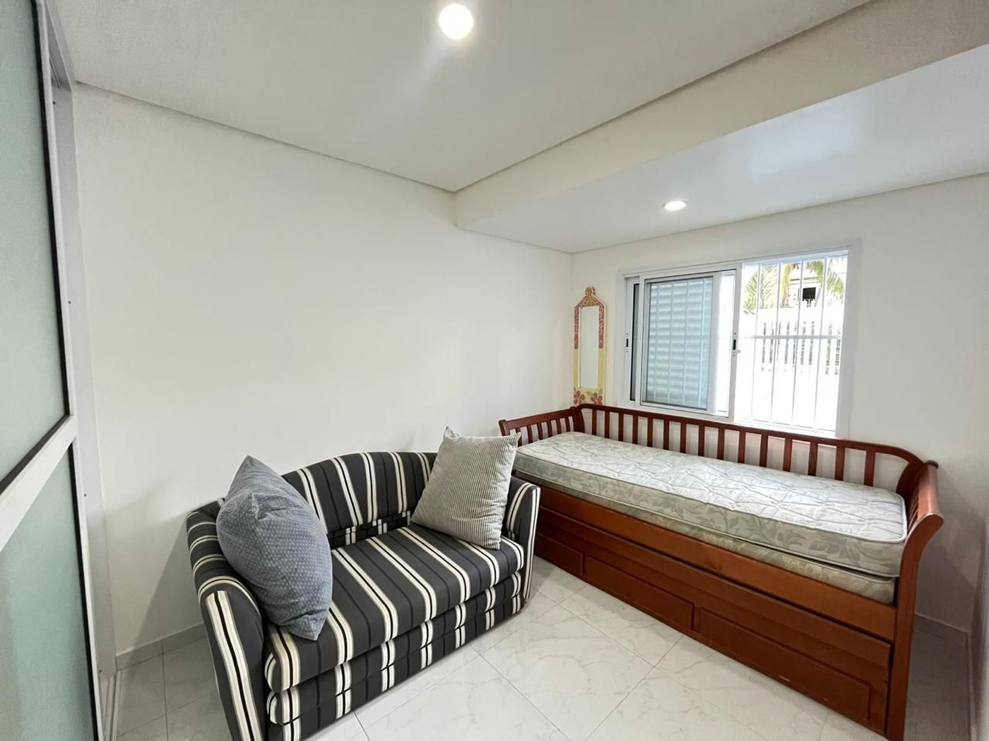 Casa com 2 dormitórios à venda, 80 m² por R$ 440.000,00 - Loteamento João Batista Julião - Guarujá/SP