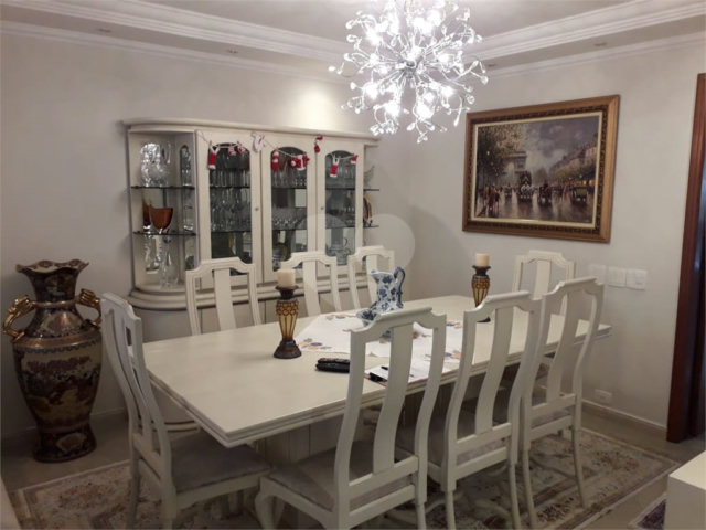 Sobrado à venda com 4 quartos, sendo 1 suíte,  em Tremembé, São Paulo, SP