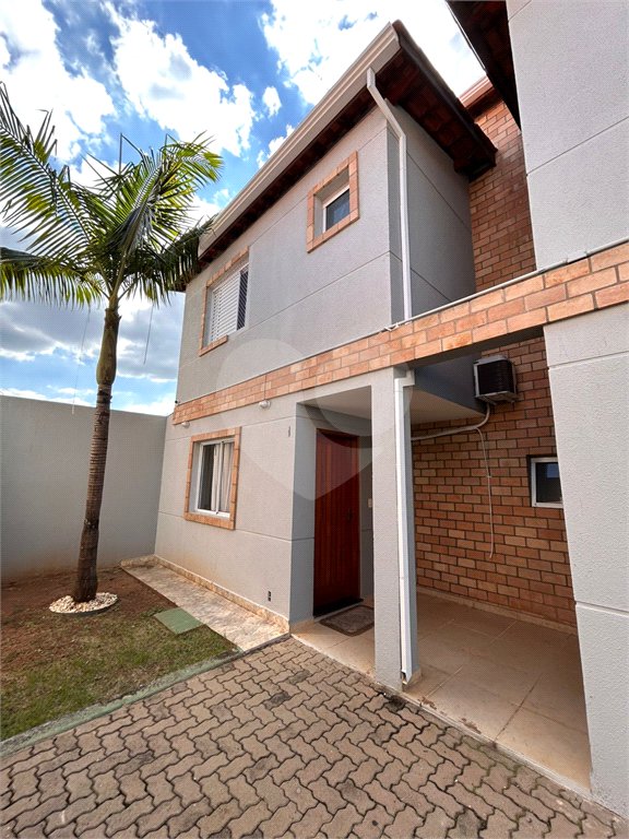 Casa à venda com 2 quartos, sendo 1 suíte, no condomínio Residencial Vila Real, Indaiatuba - SP