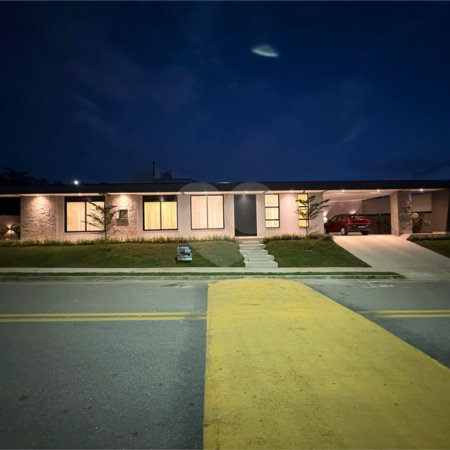 Casa à venda com 3 suítes no condomínio Condomíno Helena Maria, Sorocaba - SP