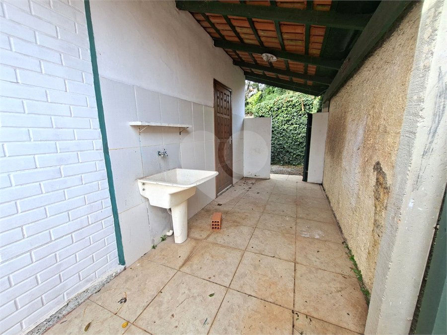Casa à venda com 2 quartos no Centro, Alambari, SP
