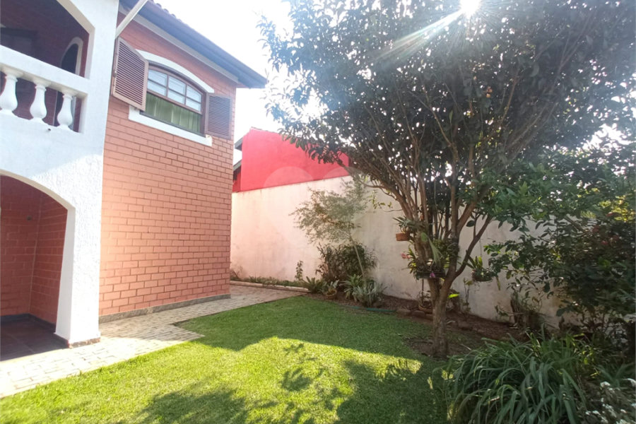 Casa à venda com 4 quartos, sendo 1 suíte, no condomínio Alpes da Cantareira, Mairiporã - SP