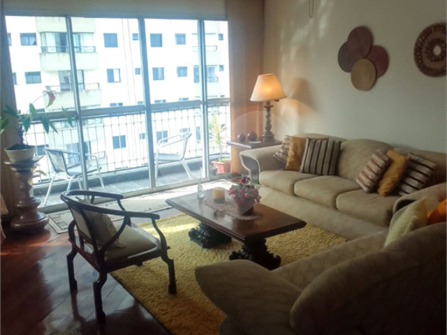 Apartamento à venda com 3 quartos, sendo 1 suíte,  em Vila Andrade, São Paulo, SP