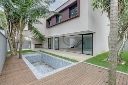 Casa à venda com 4 suítes no condomínio Garda, São Paulo - SP